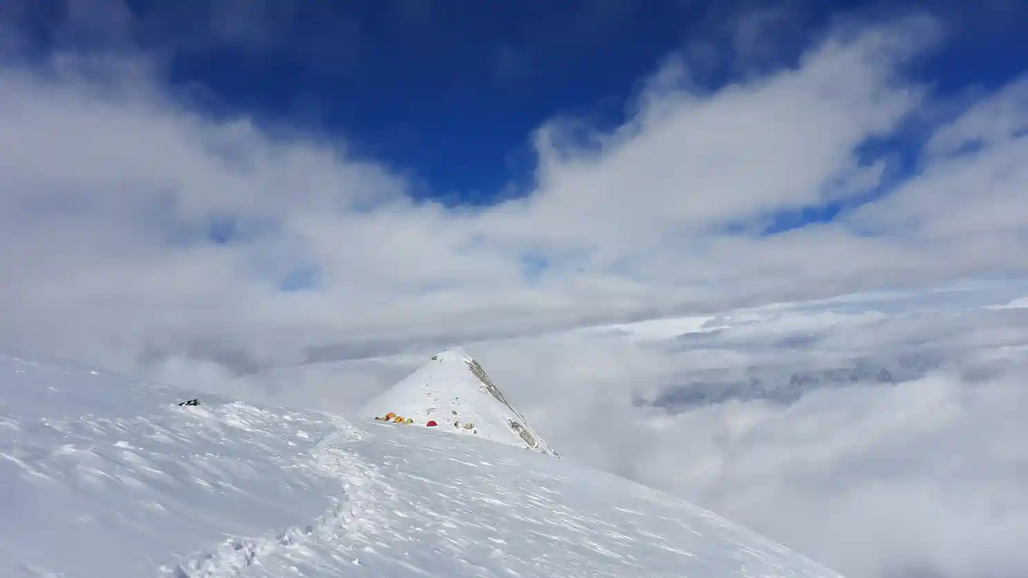 7500m - Camp4 is pitched here