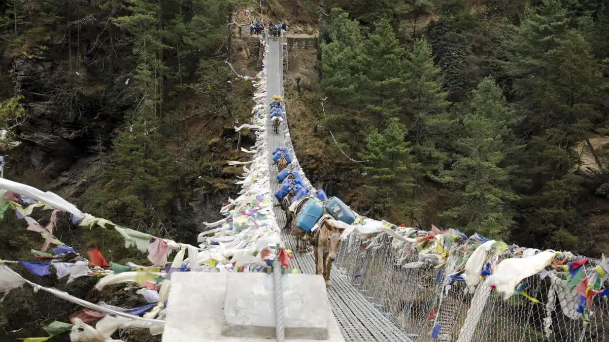 hillary bridge suspension bridge namche bazaar